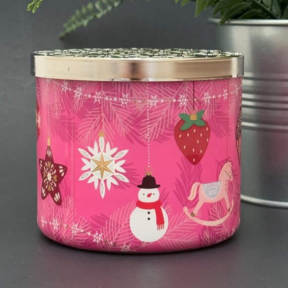 BBW Strawberry Snowflakes Bath & Body Works 3 Wick Candle - Picture 2 of 10